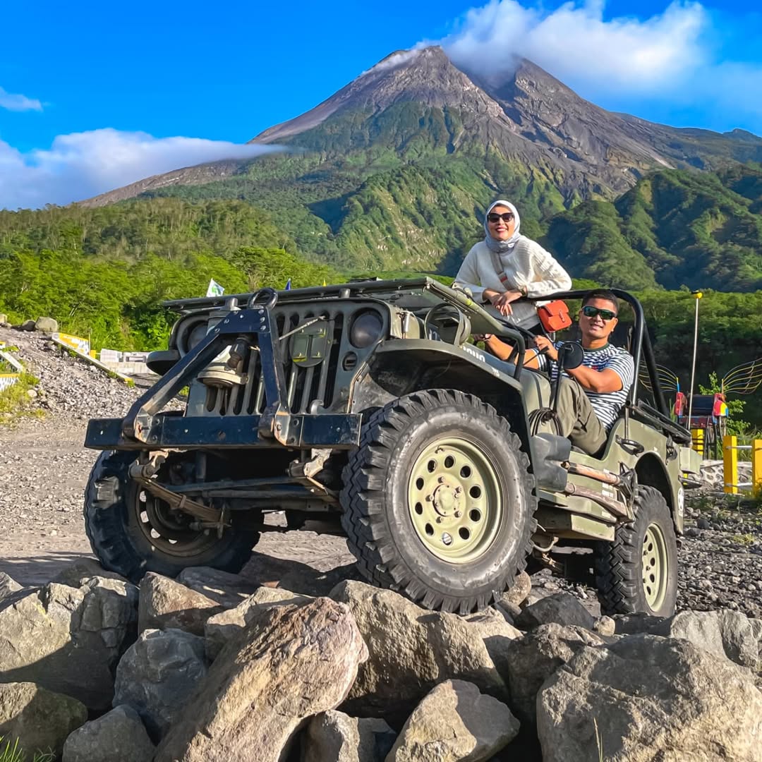 Read more about the article Panduan Wisata Sunrise dengan Jeep Lava Tour Merapi